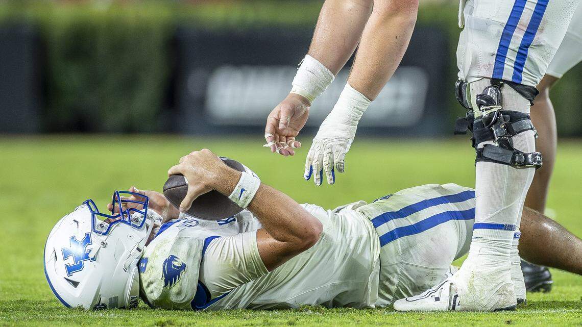 Even after latest offensive clunker, Mark Stoops is confident UK is improved