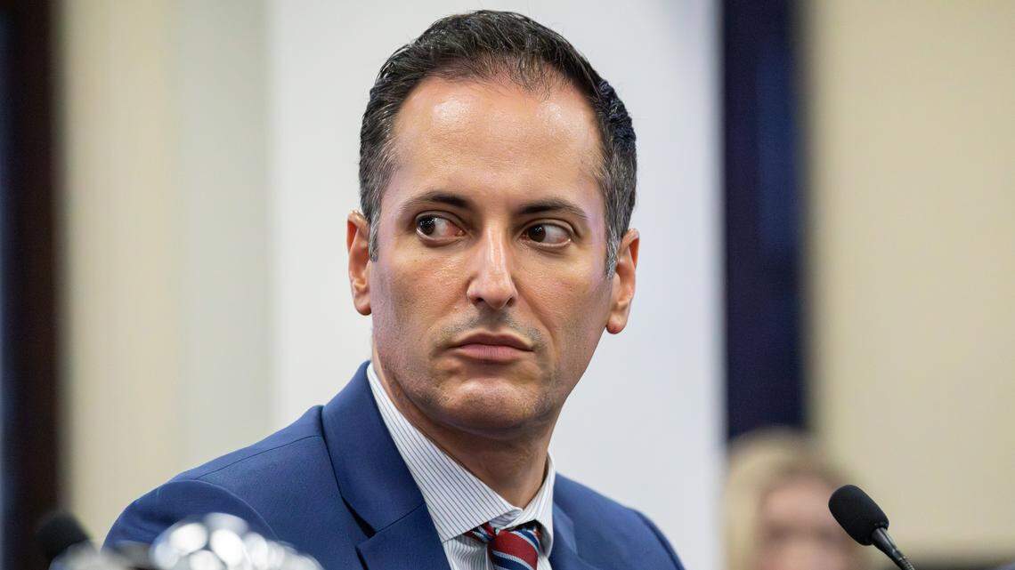 Rep. Daniel Grossberg, a Louisville Democrat, agreed to a public reprimand and a settlement with the Kentucky Legislative Ethics Commission Feb. 2 for violating the state ethics code.