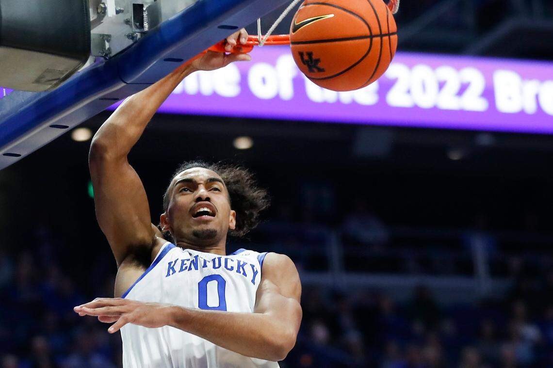 Kentucky senior forward Jacob Toppin (0) is averaging 11.5 points and 9.5 rebounds after two games of the 2022-23 season.