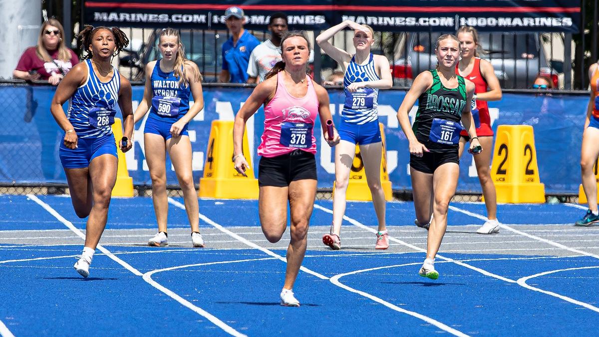 Lilly Meyer (No. 378) ran the anchor leg of Lexington Christian’s state championship-winning 4-by-100 relay at UK on Thursday.