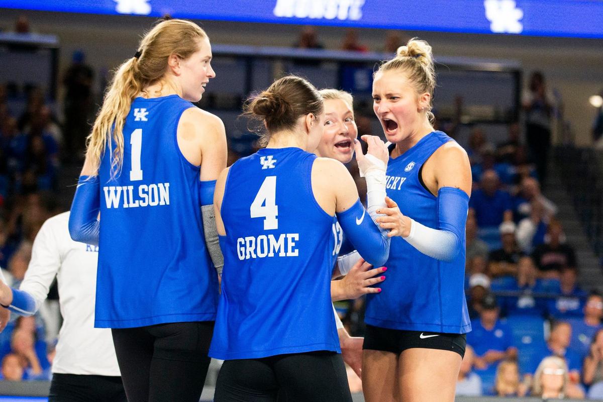 No. 11 Kentucky took only one set from No. 4 Louisville on Wednesday night before falling to the Cardinals for the fourth straight time.