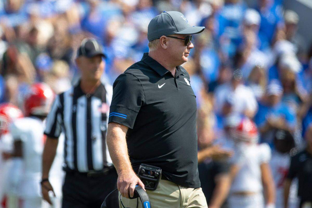 Head coach Mark Stoops lamented UK’s inconsistency on offense after Saturday’s win but expressed confidence things will get better.