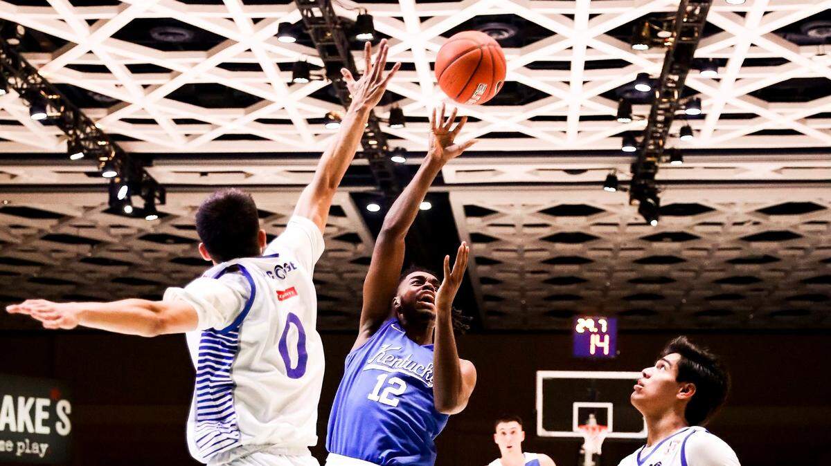 Antonio Reeves puts up a shot against Tec de Monterrey in Kentucky’s victory on the Bahamas basketball tour.