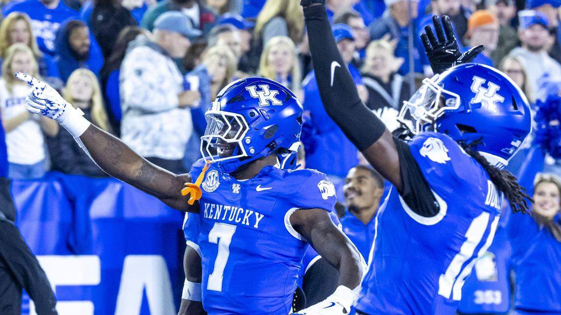 Kentucky Wildcats linebacker Daveren Rayner (7) celebrates a second-quarter interception during a football game against Florida, Saturday, Nov. 8, 2025 at Kroger Field in Lexington, Ky.