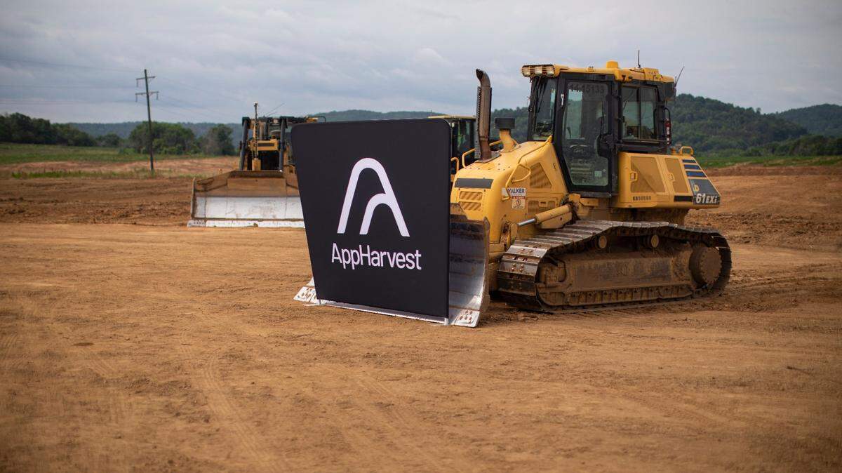 Gov. Andy Beshear, Sen. Hal Rogers, and AppHarvest CEO Jonathan Webb speak during a groundbreaking ceremony at the site of AppHarvest’s new facility in Somerset, Ky., Monday, June 21, 2021. The company announced two new facilities today one in, a second facility in Morehead and a 30-acre indoor berry farm in Somerset. “We cannot build and grow fast enough to meet market demand,” CEO Jonathan Webb said. These two facilities are part of AppHarvest’s goal to have 12 indoor farms by the end of 2025. Construction for both the Somerset and Morehead facility are anticipated to finish by the end of 2022.