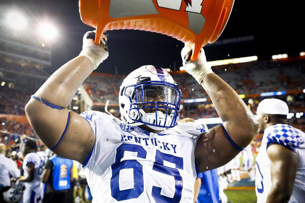 Kentucky senior right guard Bunchy Stallings (65) was named SEC Offensive Lineman of the Week this season after UK’s victories over Florida and Mississippi State.