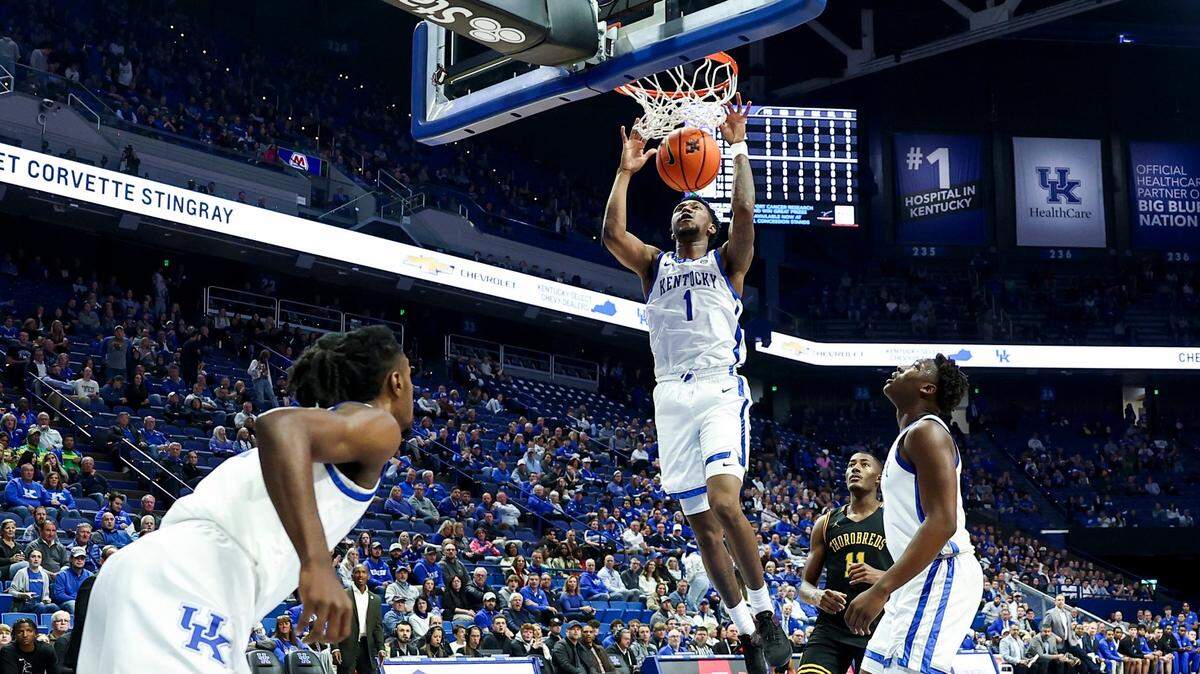 Kentucky makes easy work of Kentucky State in final exhibition before the season begins