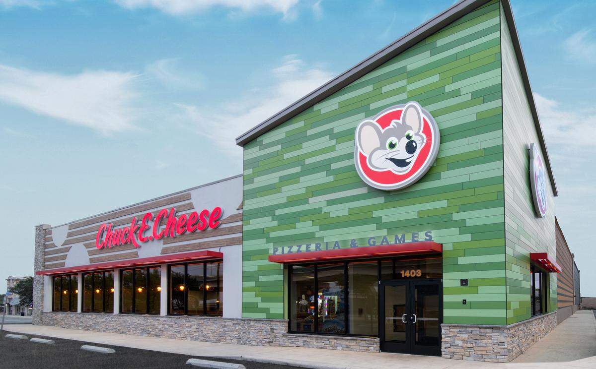 The new look for Chuck E. Cheese: Inside the animatronic mouse band is gone.
