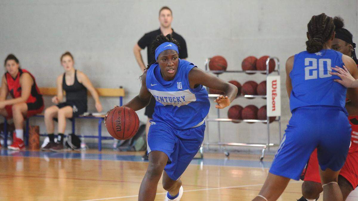 Freshman Rhyne Howard scored 15 points in Kentucky’s exhibition victory against Marghera Select on Friday.