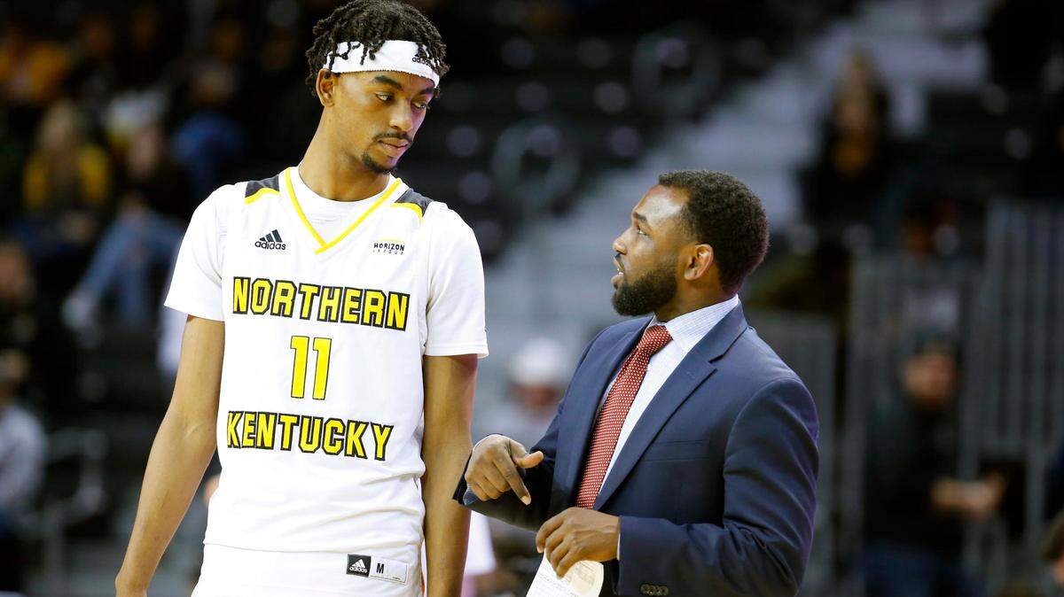 David Harris, right, joined Northern Kentucky as an assistant coach ahead of the 2019-20 season. The Norse went 23-9 and won the Horizon League’s postseason tournament.