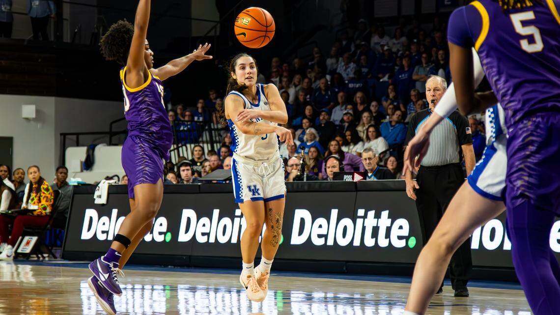 Kentucky’s Georgia Amoore (3) was honored this week as a second-team All-American by The Sporting News, the U.S. Basketball Writers Association and the Associated Press.