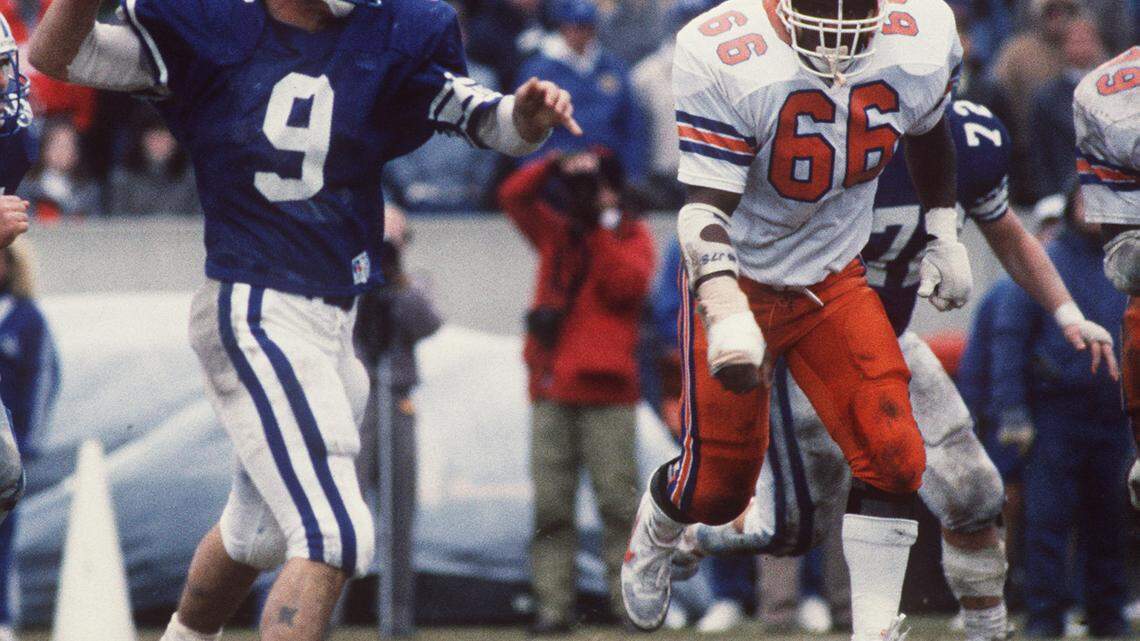 Kentucky's Bill Ransdell completed 20 of 23 pass attempts in UK's 10-3 victory over Florida on Nov. 15, 1986, at Commonwealth Stadium.    