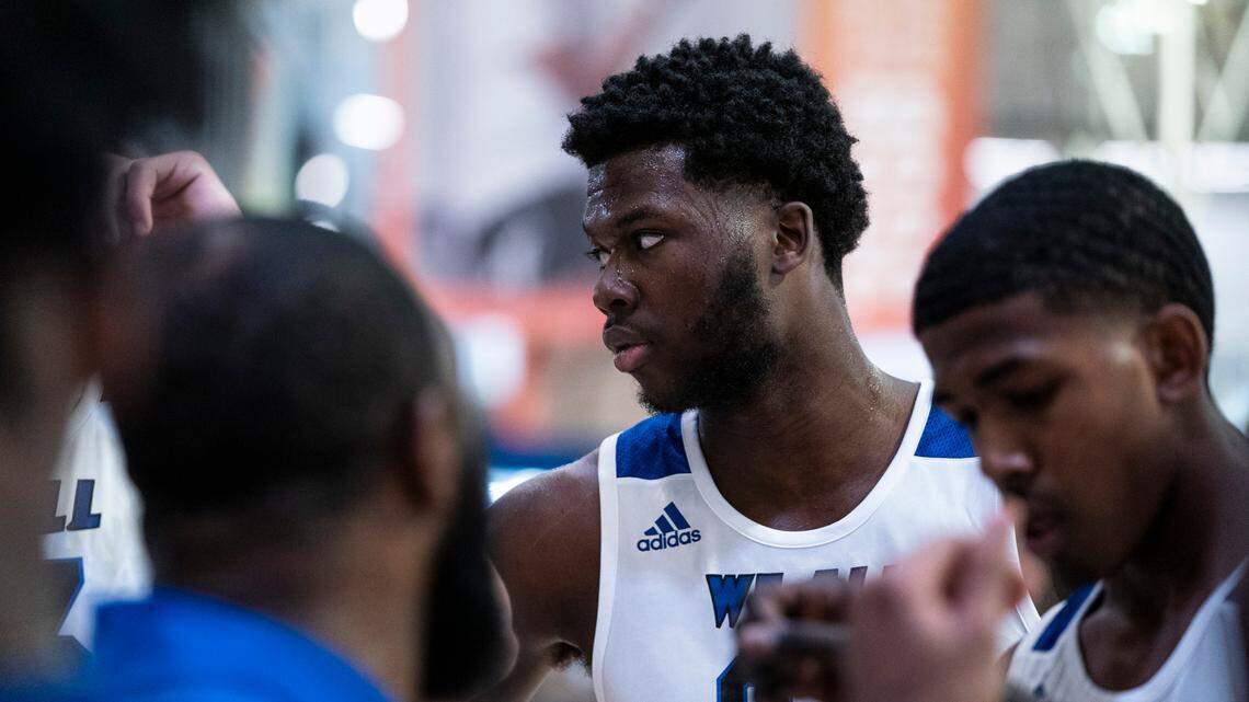 Chris Livingston is one of the top five players in the basketball recruiting class of 2022.