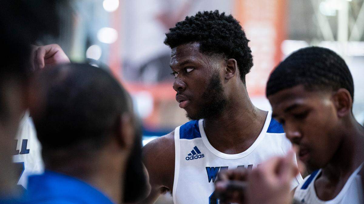 Chris Livingston is one of the top five players in the basketball recruiting class of 2022.