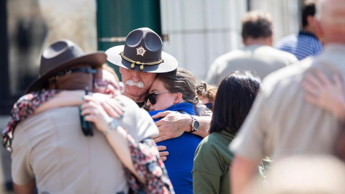 Updated: Central Kentucky deputy shot, killed during traffic stop. Suspect in custody.