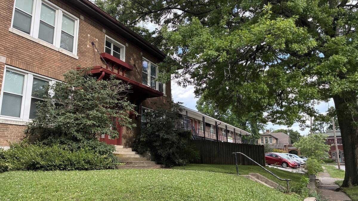 Demolition permits have been filed for a block of buildings near the University of Kentucky campus. Buildings set to be razed include apartments on Lyndhurst Place.