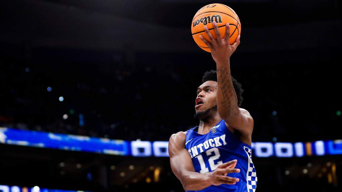 Keion Brooks shot 52.2% from the field for Kentucky last season.