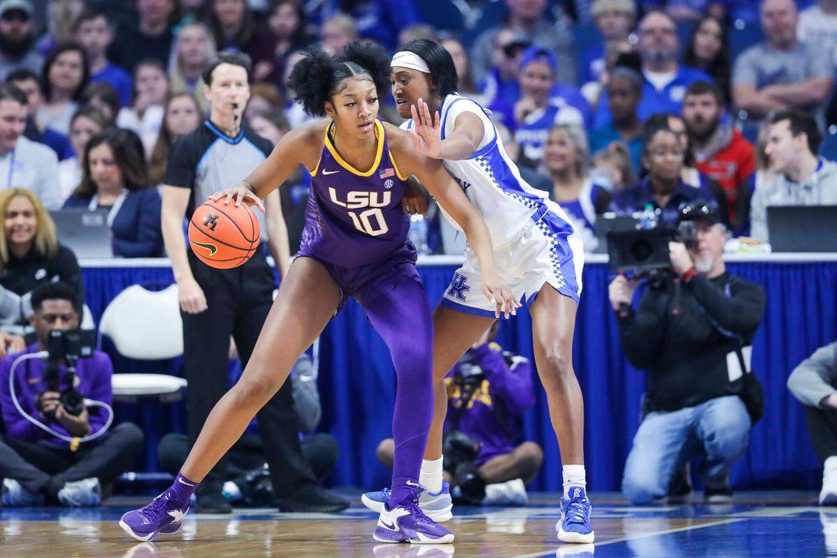 During her junior season, Leveretter averaged a career-high 2.5 points and a career-high 3.9 rebounds across 26 games.