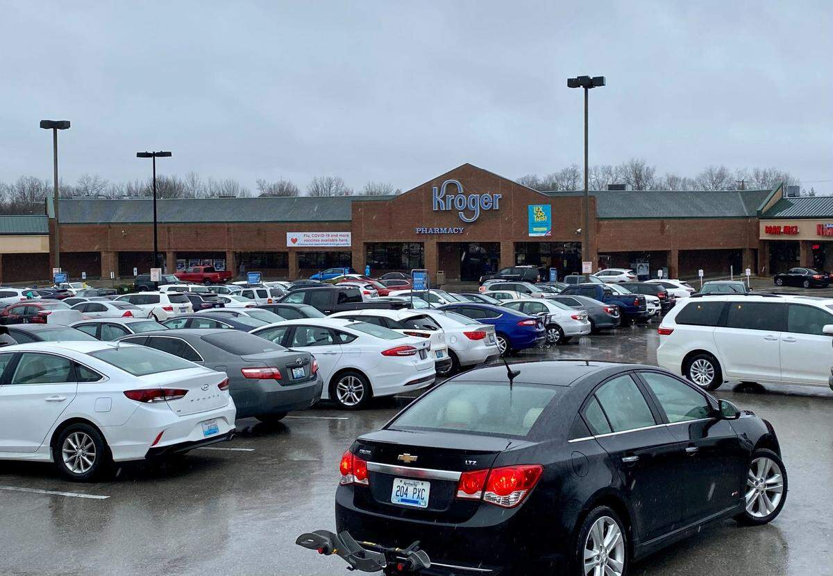 The parking lot of the Kroger on Hartland Parkway was packed Thursday afternoon, Feb. 3, 2022 in anticipation of the ice storm.