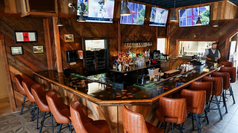 Fresh seafood, rum drinks coming ashore as Lexington favorite returns after 2 years