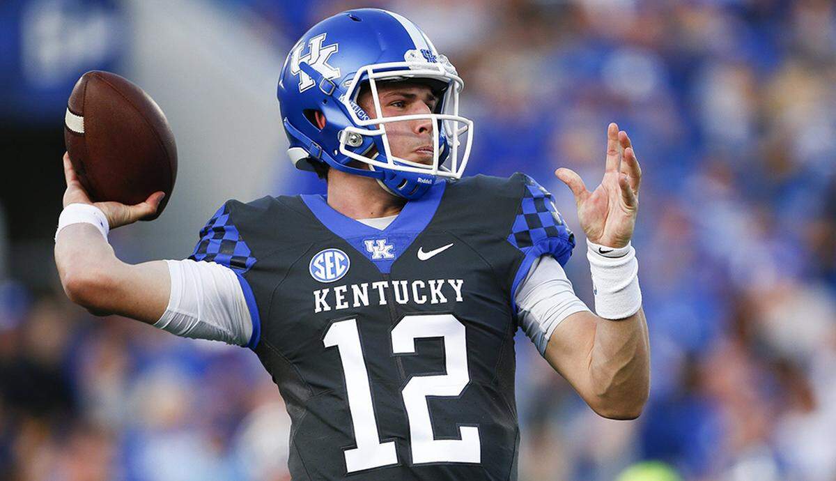 Many Kentucky fans have been intrigued by the potential of Gunnar Hoak based on how well he has passed the ball in his three appearances in the Blue-White Game.
