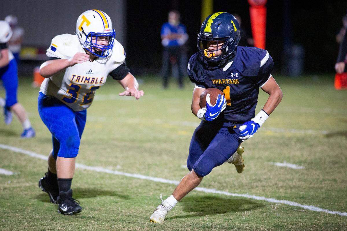 Sayre senior Trey Dennis, son of former University of Kentucky football player Harold Dennis, will be a preferred walk-on at UK this fall.