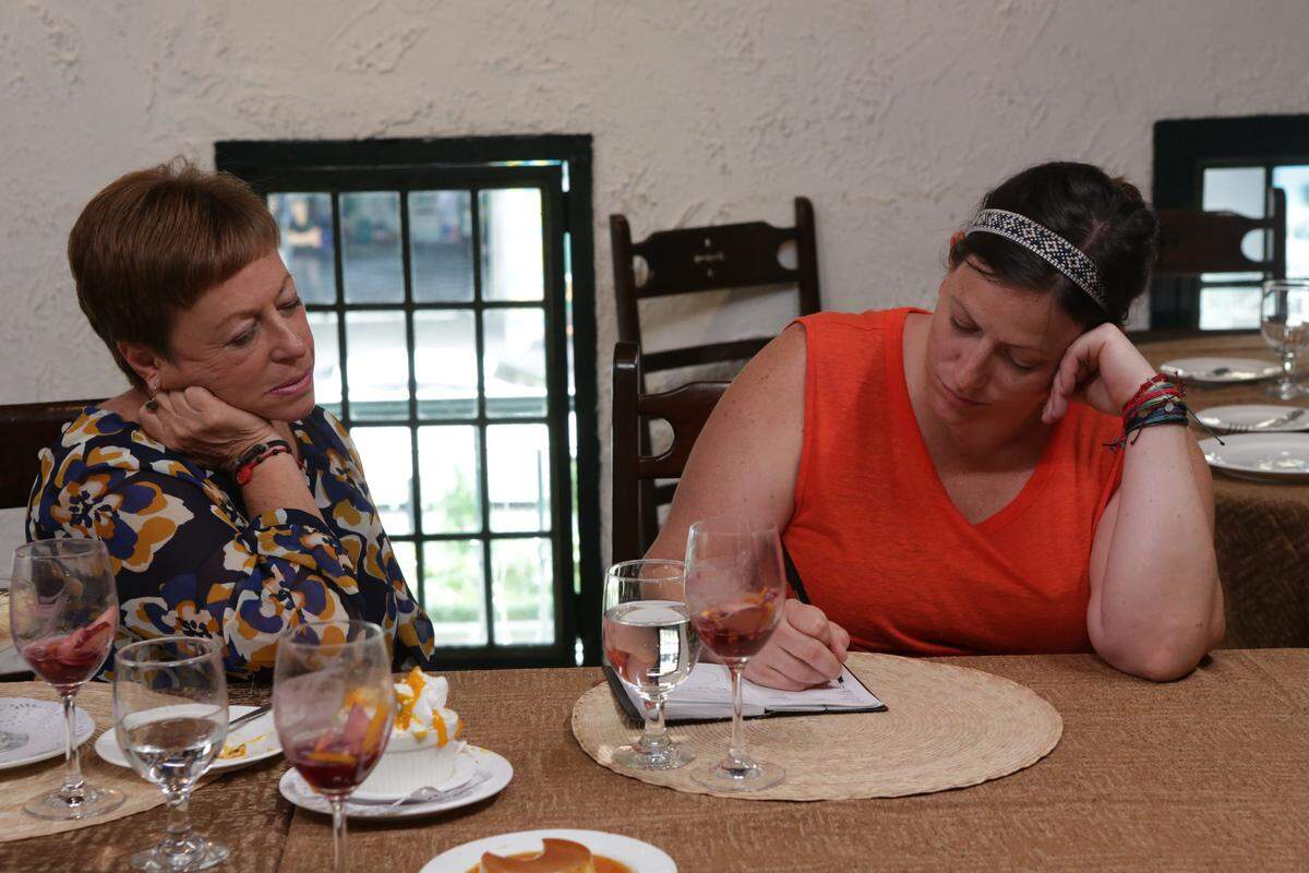 Chef Sara Bradley learned a key tip from her mother, Bebe, that helped her win the Elimination challenge with her fluffy matzo ball soup.