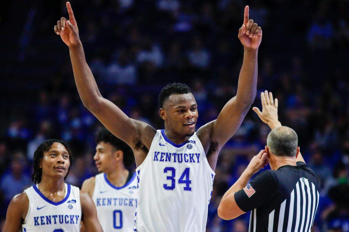 Oscar Tshiebwe would need to get to 17.7 to match Bob Burrow’s single-season UK record for average rebounds per game. He’s currently at 15.1.