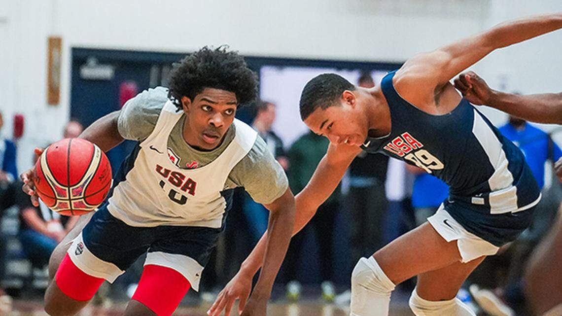 Scoota Henderson, left, is one of the top guards in the class of 2022.