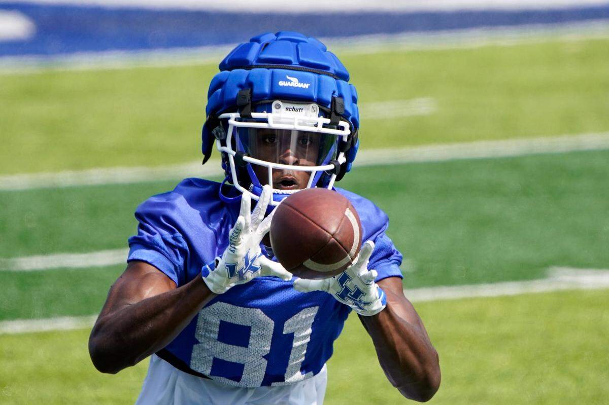Injuries limited Kentucky wide receiver Isaiah Epps to eight catches for 63 yards last season.