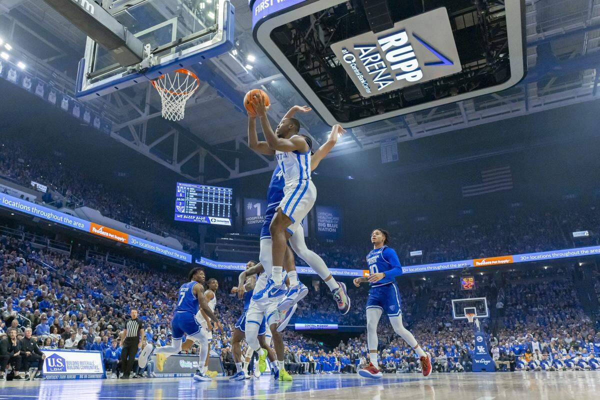 Kentucky’s Lamont Butler (1) looks to shoot the ball as Georgia State’s Cesare Edwards (4) defends during Friday’s game at Rupp Arena. Butler finished with 17 points, four rebounds, six assists and three steals.