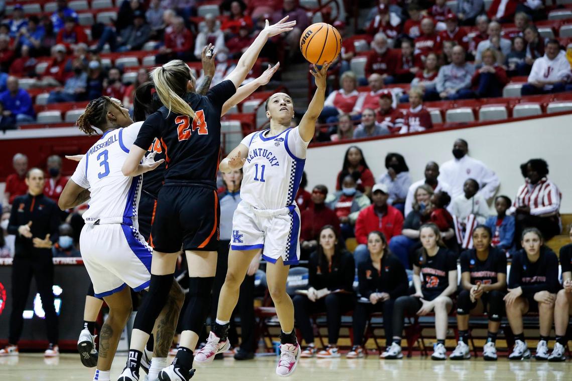 Kentucky’s Jada Walker (11) shoots the ball against Princeton’s Julia Cunningham (24). Walker finished with 11 points, three assists and six steals for the Cats.