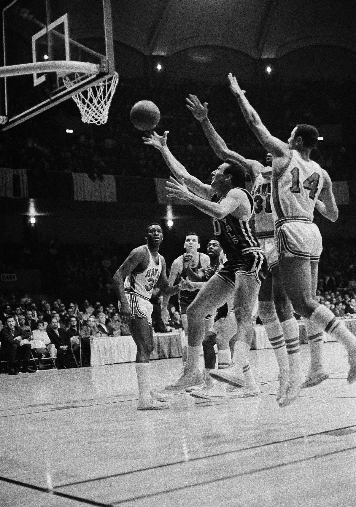 Basketball Pro  NBA Games 1967 St Louis   vs Cincinnati