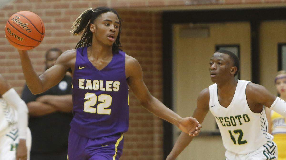 Cason Wallace, left, has emerged as a five-star guard in the recruiting class of 2022.