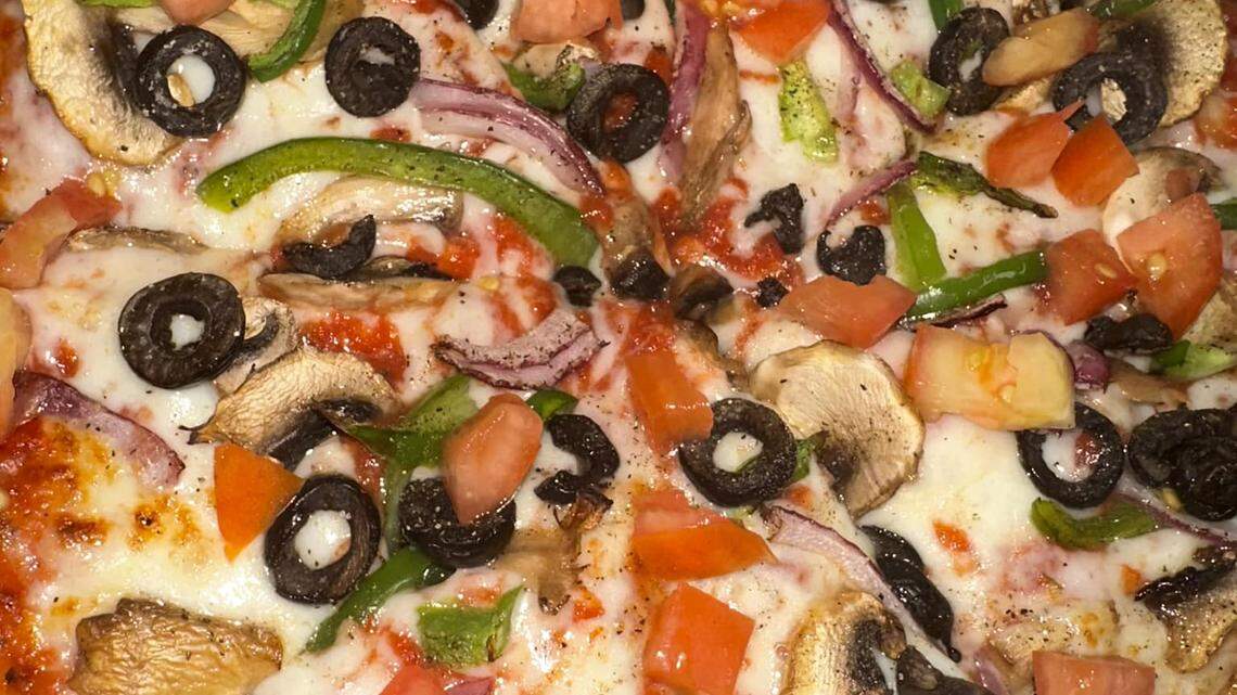New Lexington pizza chain has made-from-scratch dough, sauces (including garlic)