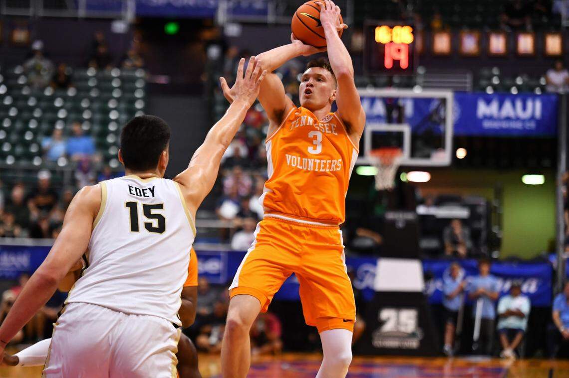 Over the past six games, Tennessee star Dalton Knecht (3) is averaging 31.8 points. The transfer from Northern Colorado will lead the No. 5 Volunteers into Rupp Arena to face No. 10 Kentucky Saturday night.