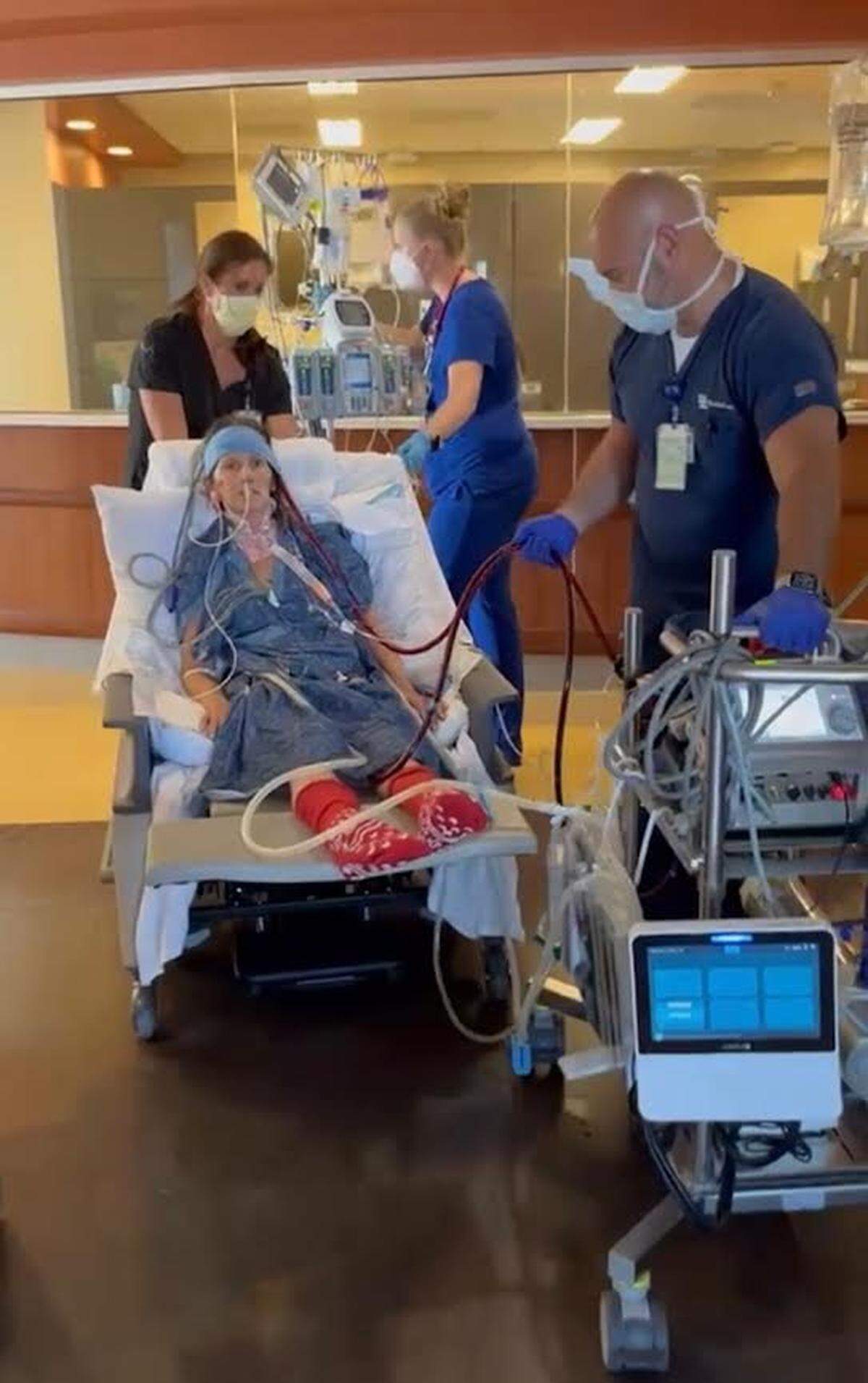 Lexington teacher Emily Presley has been attached to a life-saving ECMO machine for 18 weeks after a bacterial infection ravaged her lungs.