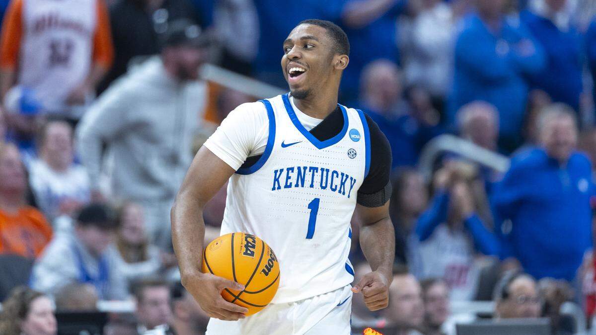 Kentucky keeps dancing. Mark Pope’s Wildcats hold off Illinois for a spot in the Sweet 16