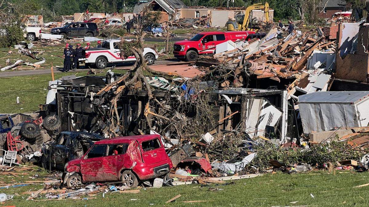See photos of damage after storms, potential tornado rip though Kentucky