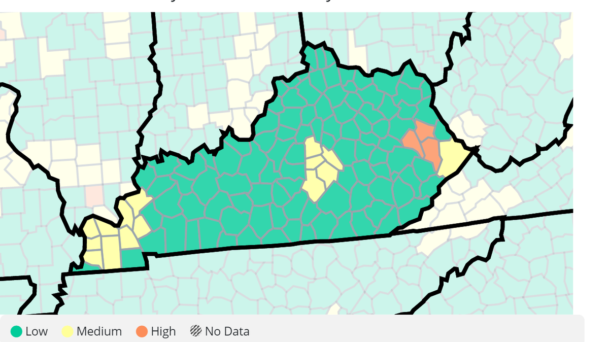 A map showing the CDC’s latest COVID-19 community levels for Kentucky, with Floyd, Johnson and Magoffin as the three counties experiencing high community levels. Another 15 counties are at medium and 102 at low, as of Nov. 28, 2022. 