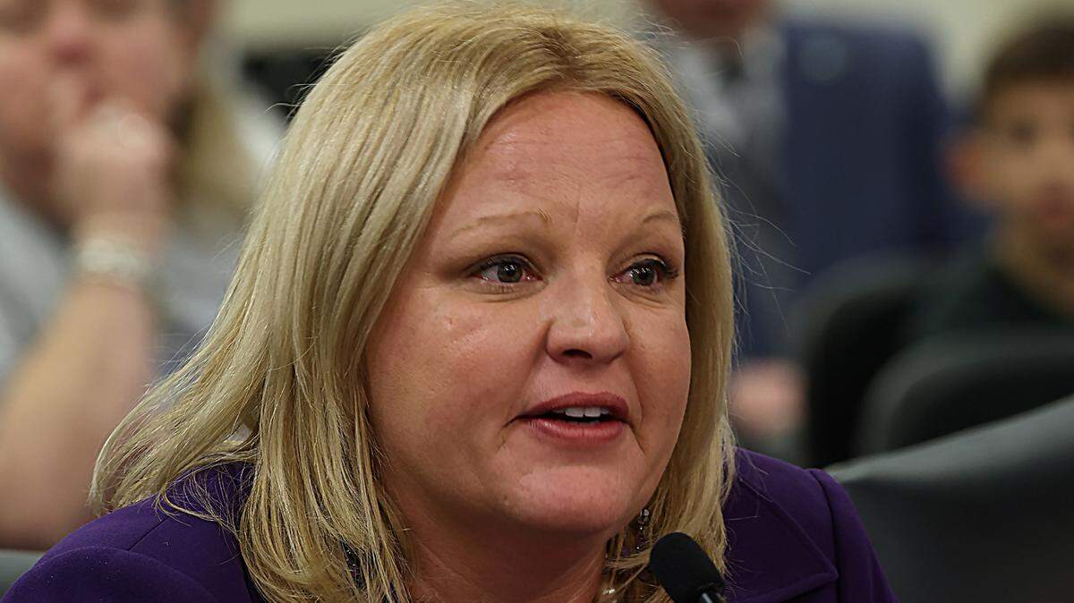 Rep. Candy Massaroni, R-Bardstown, presents her bill to a Senate education committee to add anti-choking devices to Kentucky’s schools.
