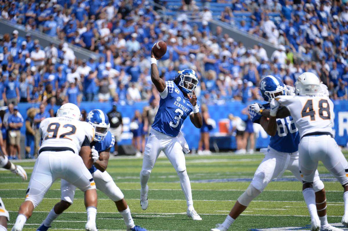 Kentucky turned in one of last week’s top offensive line performances in the nation, according to Pro Football Focus.