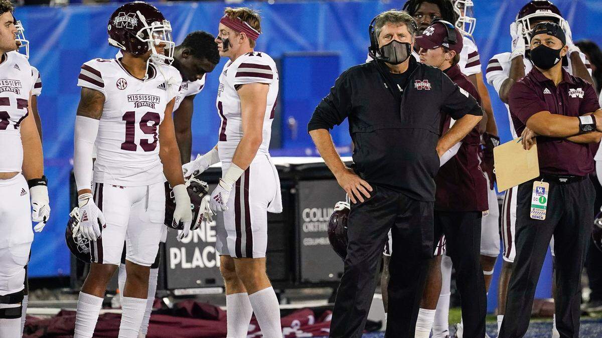 Mike Leach reacts to Air Raid shutout at UK: ‘One self-inflicted wound after the next’