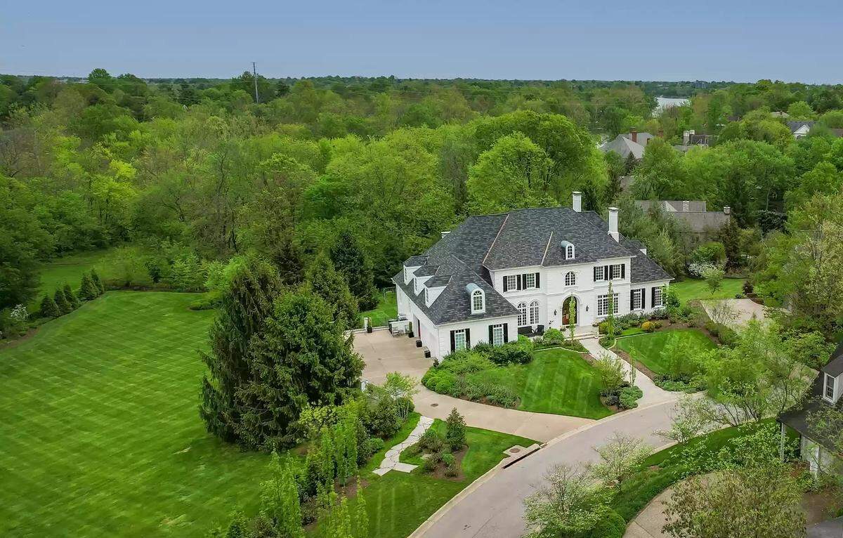 A view of a luxury home for sale at 1617-1619 Harmony Hall Lane in Lexington, Ky. Photos by Tracy Durham-Beall, shared with permission.