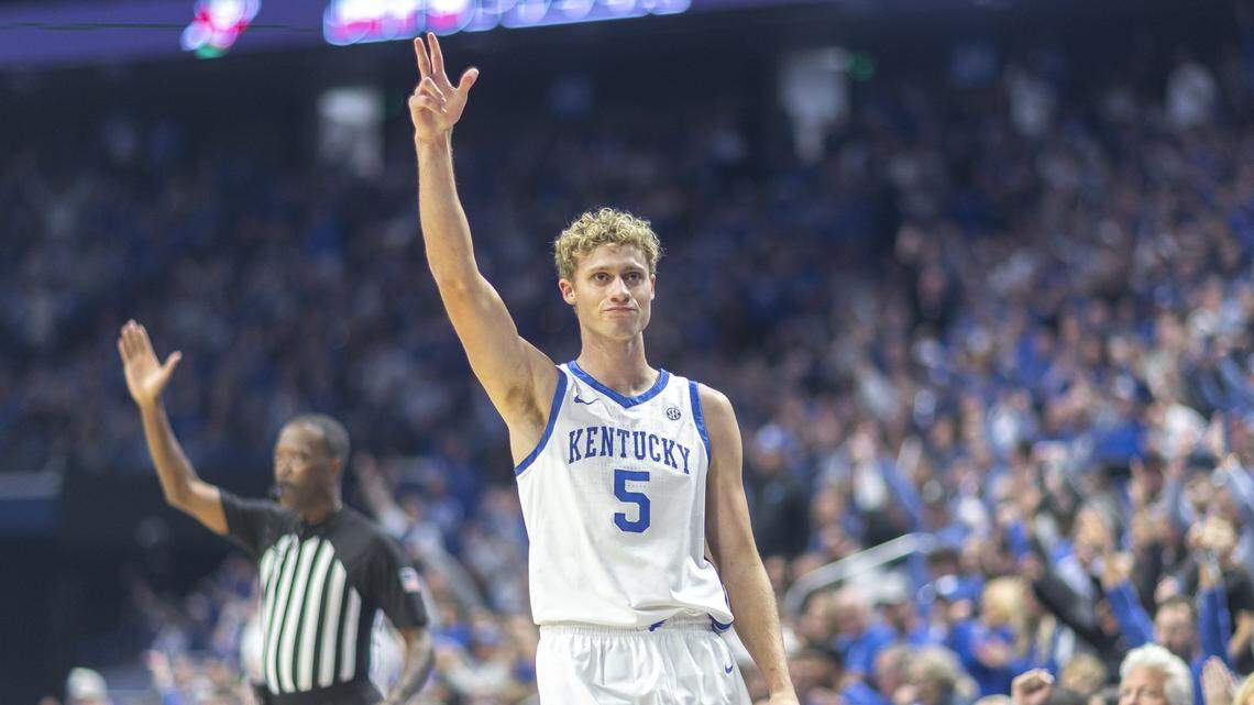 Former UK basketball player Collin Chandler commits to a new school