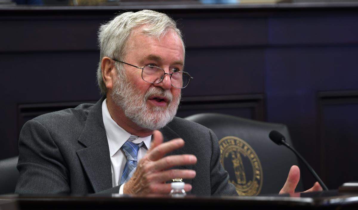 FRANKFORT, July 19 – Sen. Johnnie Turner, R-Harlan, suggested legislation to increase signage in highway work zones to prevent serious injuries during Tuesday’s Interim Joint Committee on Transportation meeting.