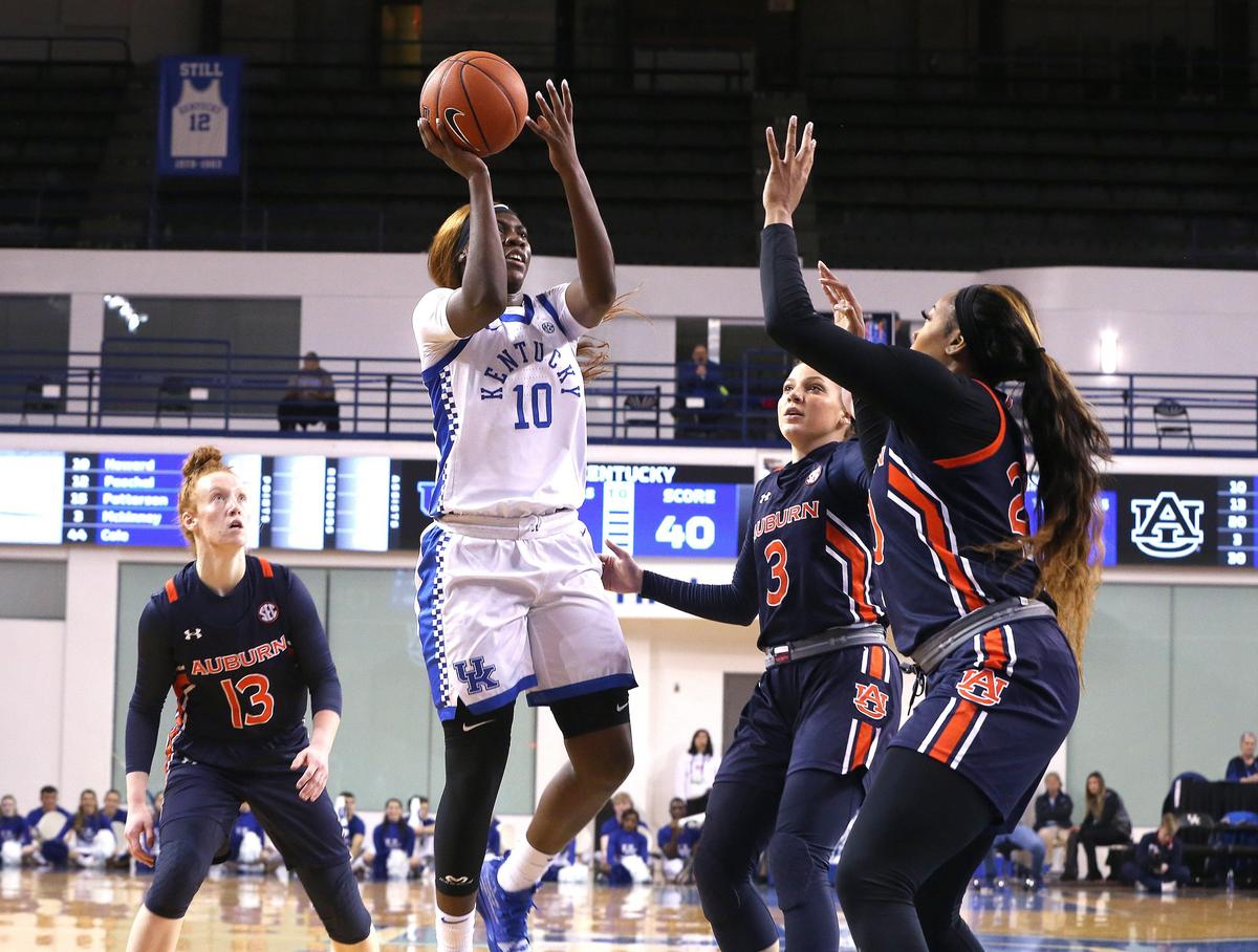 Kentucky’s Rhyne Howard contributed 10 points, five rebounds, four assists and three steals to Monday night’s game despite missing some time with a finger injury.