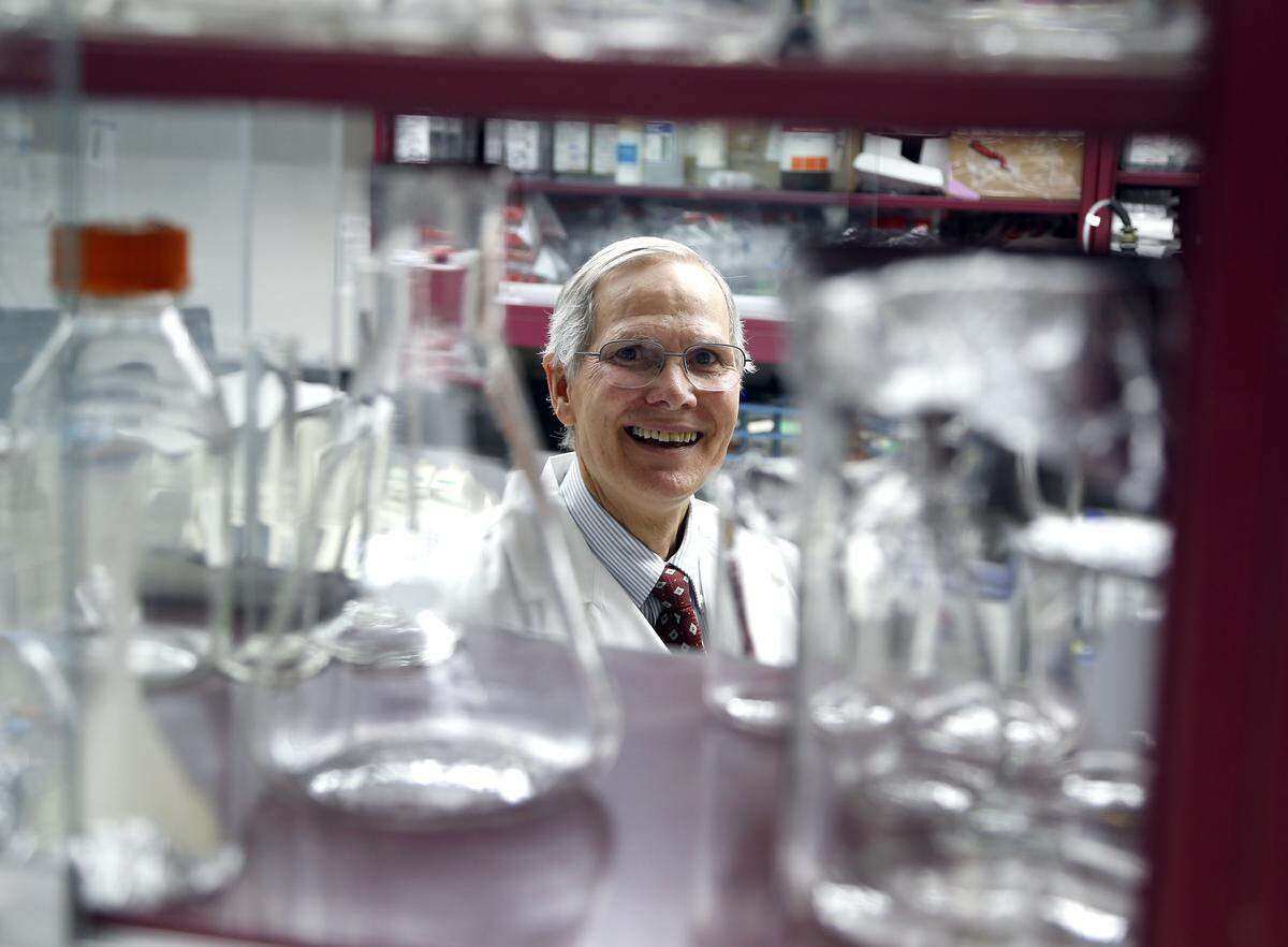 Dr. Charles Lutz