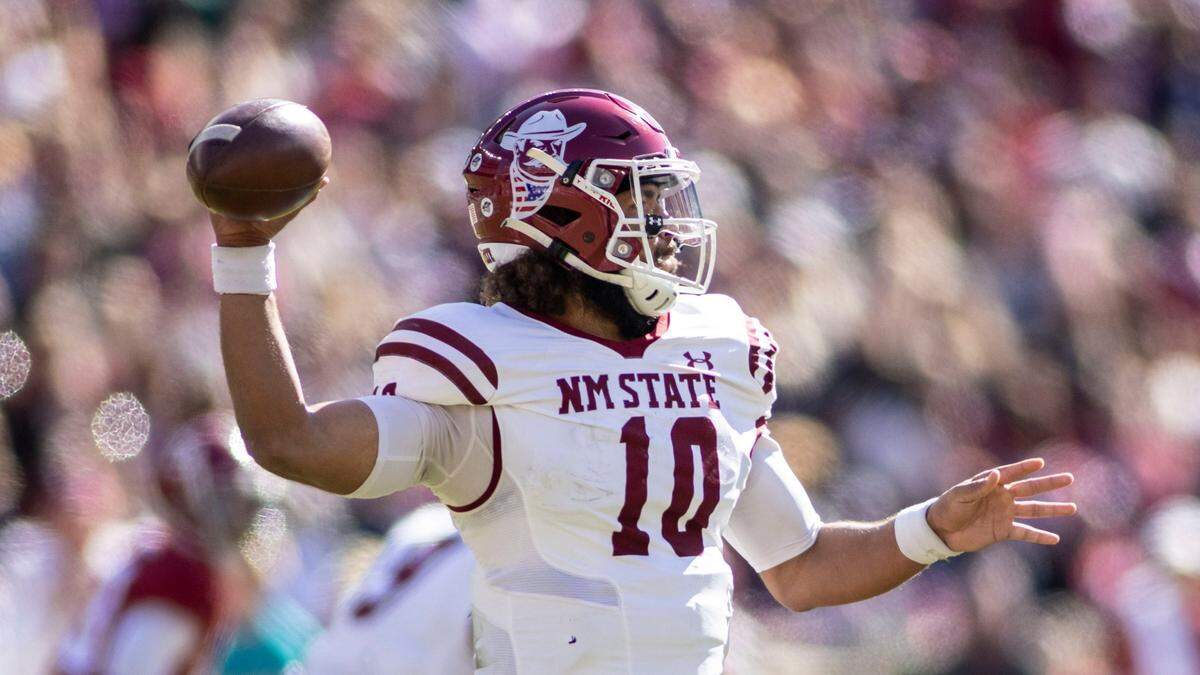New Mexico State quarterback Jonah Johnson (10) has thrown for eight touchdowns vs. seven interceptions in 2021.