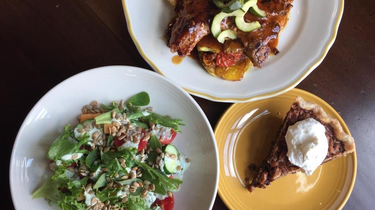 For Lexington Eats Week, Honeywood will offer, for $26, a starter with heirloom tomato, local melon and cucumber; marinated Stone Cross Farm pork chop; and bourbon chocolate pecan pie with Sorella Gelateria bourbon-vanilla gelato.